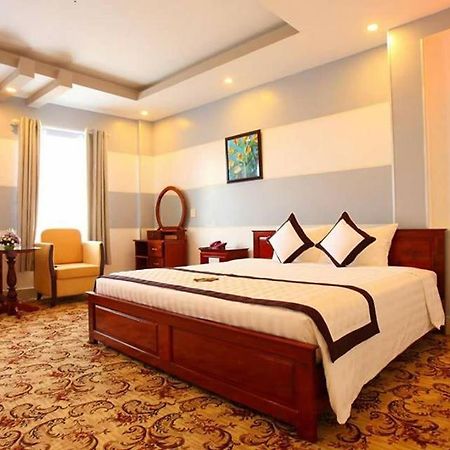 Khách Sạn Long Tỵ Cà Mau Exterior foto